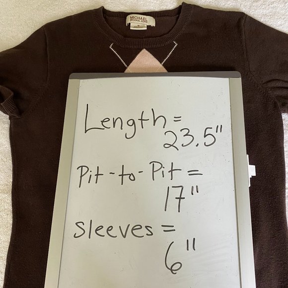 Brown dressy t-shirt with pink argyle pattern - Picture 3 of 6